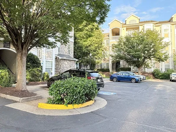 510 Sunset View Ter SE Unit 206, Leesburg, VA 20175