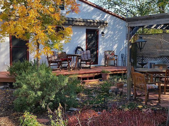 Deck / retractable awning