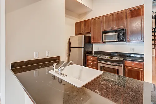 815 Porter St #407 Photo 1