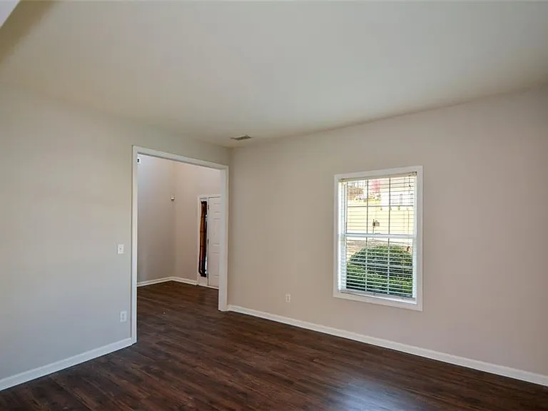 3063 Grace Ct — Photo 9