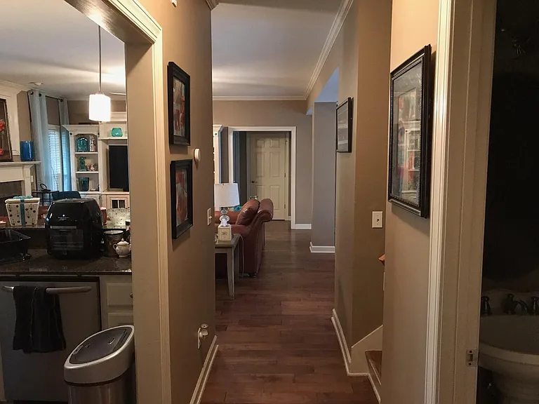 207 Gladstone Way — Photo 23
