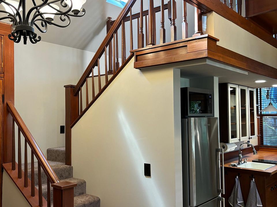 Loft area with skylights