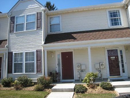 1st image of 13 Stratford Grn