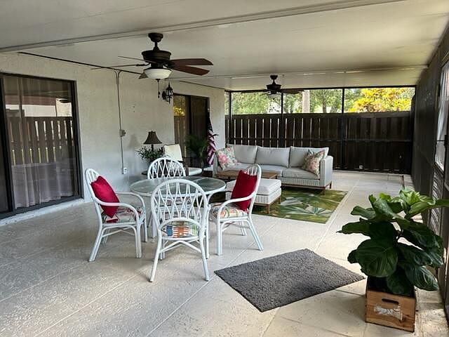 1st image of 301 SE Castle Ct #A