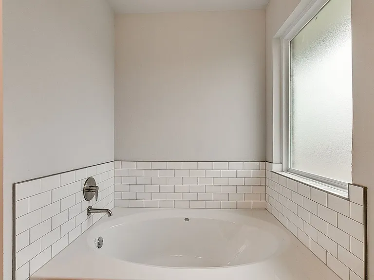 1680 Addington Rd — Photo 16