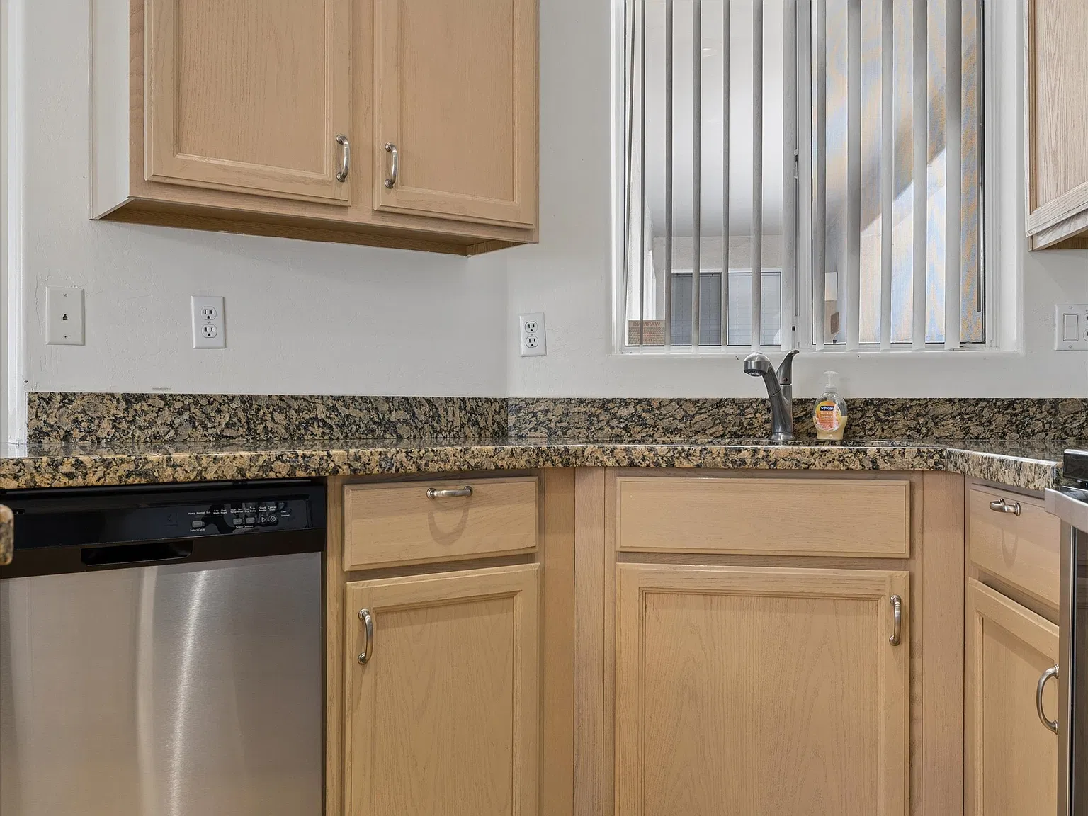 2 bed, 1054 sqft, $1,699 — Photo 3