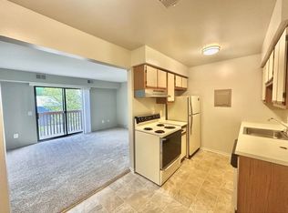 35500 Klix St APT 203, Clinton Township, MI 48035