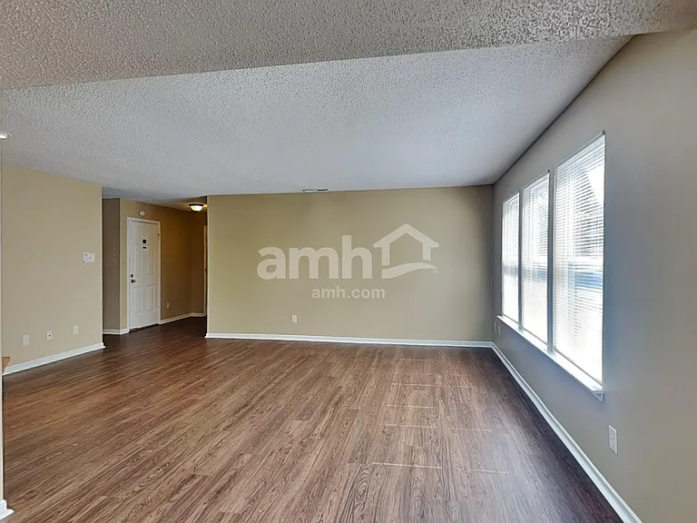 14324 Orange Blossom Trl — Photo 5