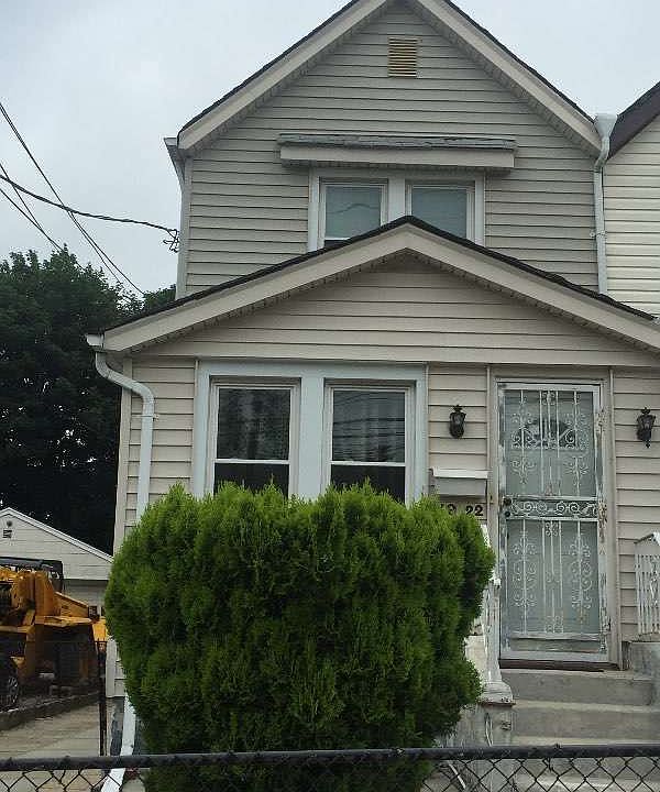 1st image of 118-22 205th St