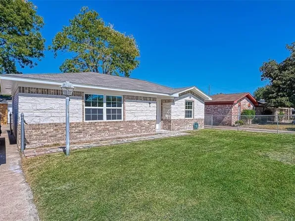 8915 Klondike St, Houston, TX 77075