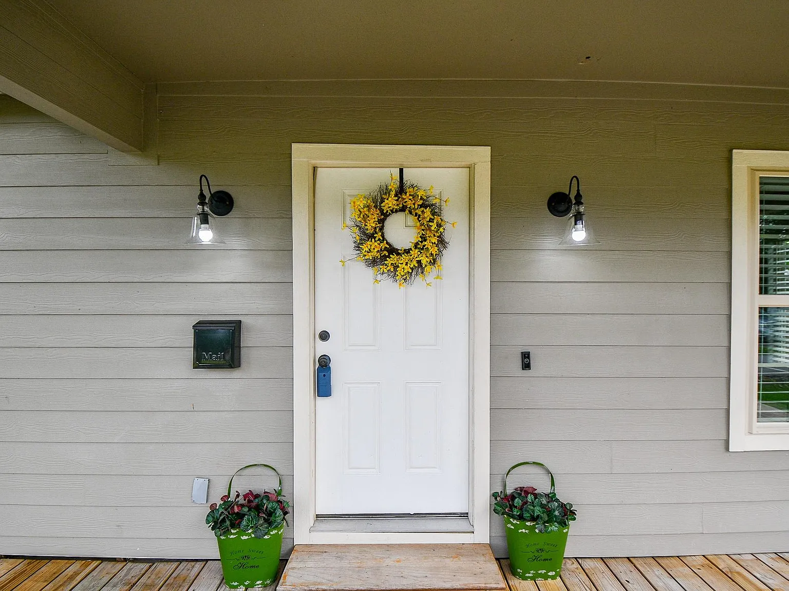 3 bed, 2.0 bath, 1232 sqft, $2,250 — Photo 3
