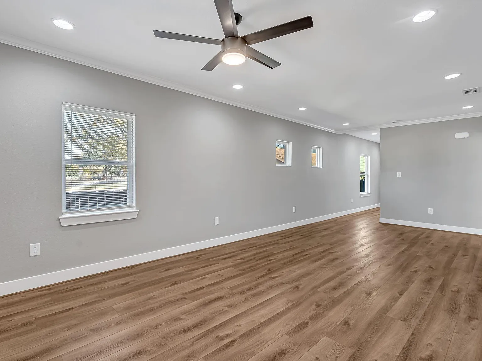 2 bed, 2.0 bath, 1400 sqft, $1,990 — Photo 3