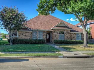 8017 Wayne Way, Rowlett, TX 75088
