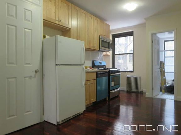 3rd image of 415 E 9th St APT 03