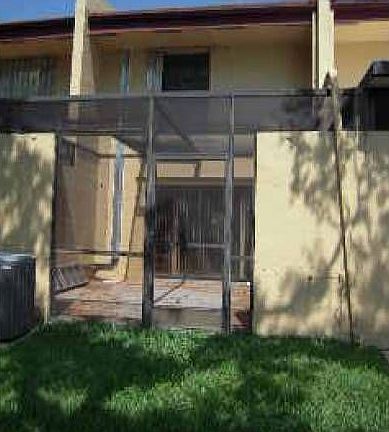 Back - screened patio