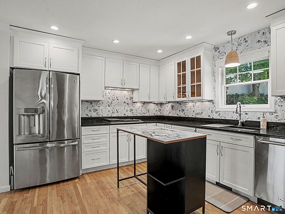 4th image of 26 Abbott Avenue