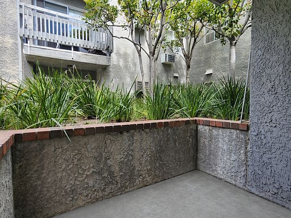 3rd image of 1410 Wellesley Ave APT 101