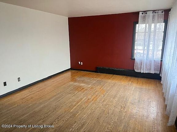 4th image of 869 4th Ave W