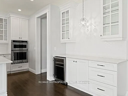 925 Lakewood Cres — Photo 13