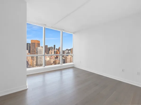 400 Park Avenue South image 14 of 26