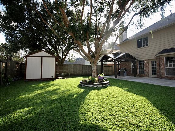 4th image of 2107 Highland Bay Ct
