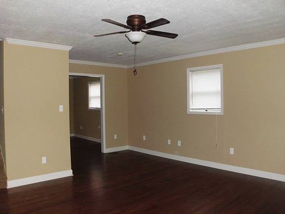 livingroom to dinning roo