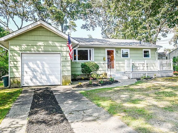 2nd image of 364 Seville Blvd