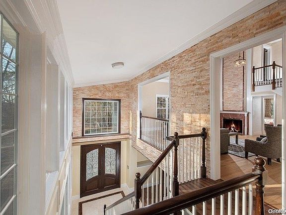 2nd image of 9 Tower Hill Road