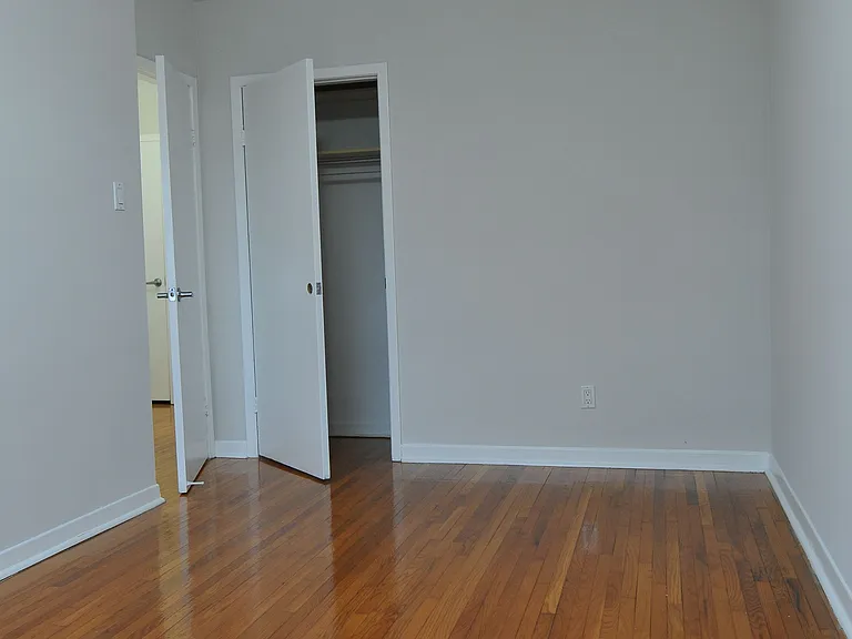 1013 Pape Ave #A — Photo 14
