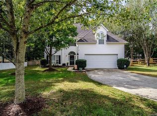 1940 Thornblade Ridge Dr, Matthews, NC 28105