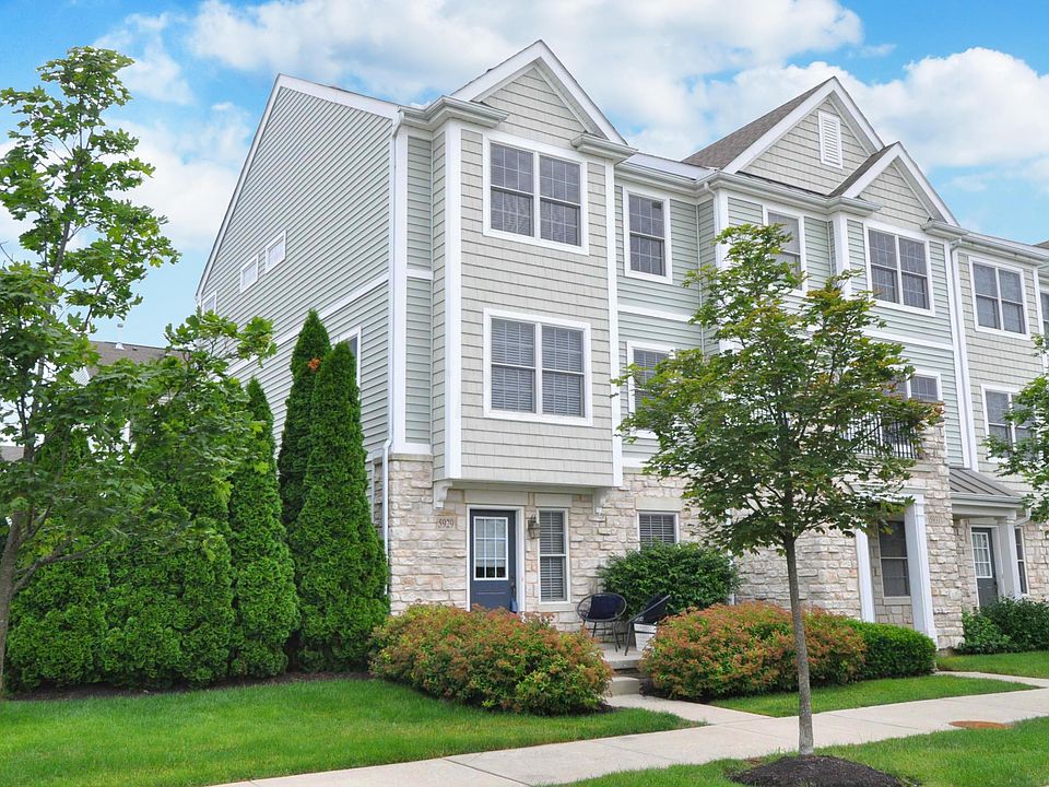 1st image of 5929 Canyon Creek Dr #601
