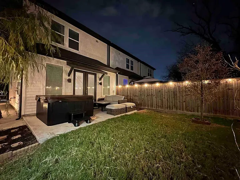 4202 Gillespie St #A — Photo 20