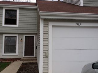 1995 Georgetown Ln, Hoffman Estates, IL 60169