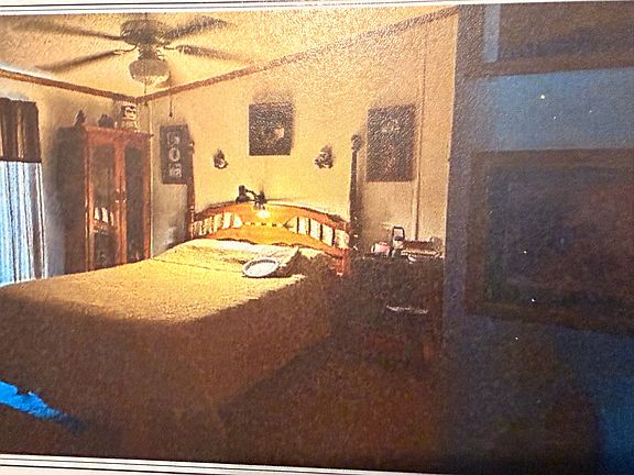 5th image of 896 Agate Ln