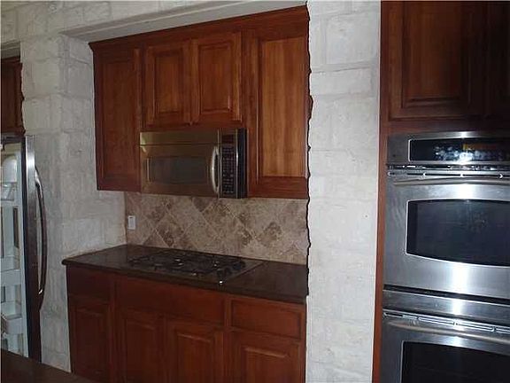 5th image of 2403 Guara Dr