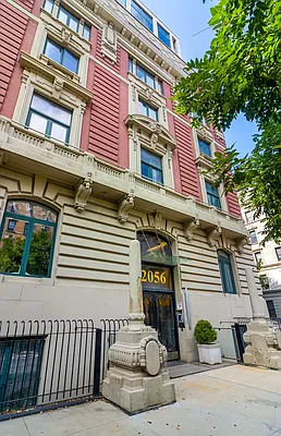 Sold by Compass | media 21