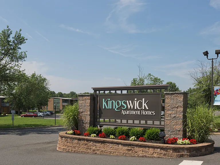 Kingswick Apartments — Photo 6