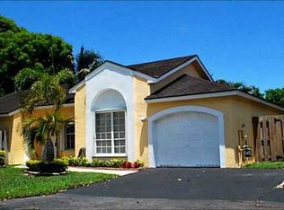 5650 NW 100th Ct, Doral, FL 33178