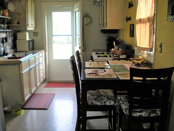 4th image of 1221 Bower St