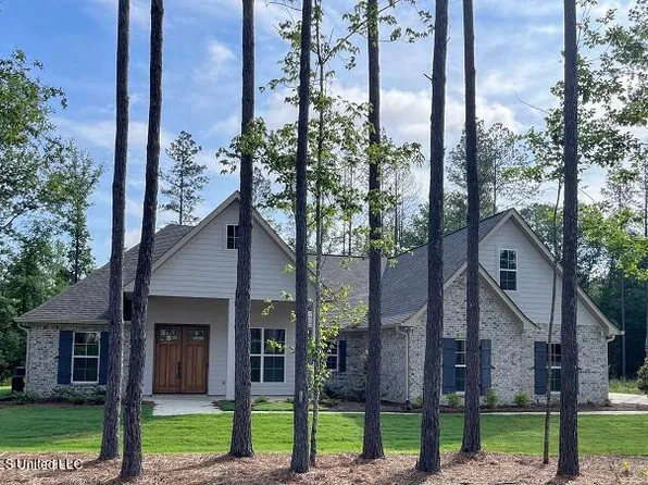 403 Fallen Acorn Cir, Brandon, MS 39047