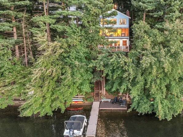 46 Lake Shore Dr S, Westford, MA 01886