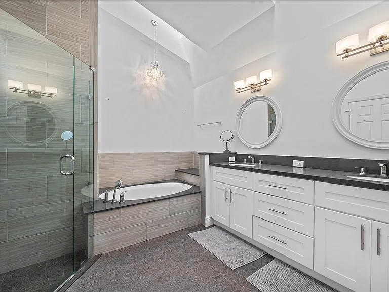 2466 Muir Cir — Photo 21