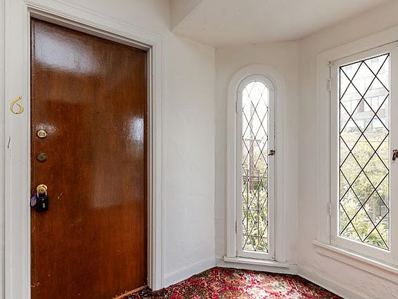 3rd image of 608 Belmont Ave E #6