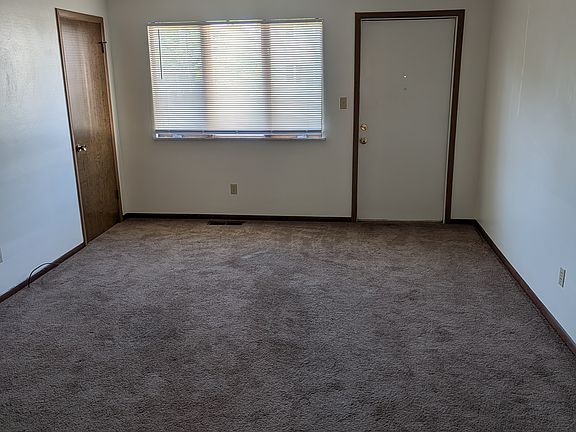 4th image of 470 Ormond Ave #6