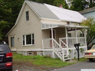 45 Tanners Ln, Hudson, NY 12534