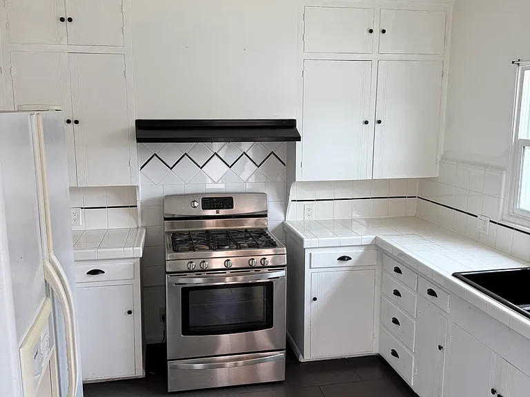 525 E Church St — Photo 9
