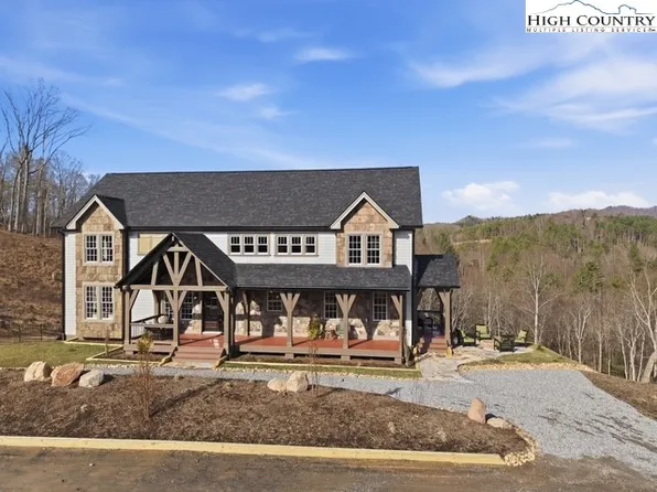 457 Autumn Leaf Way, Crumpler, NC 28617