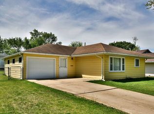 132 Birch St, Carpentersville, IL 60110