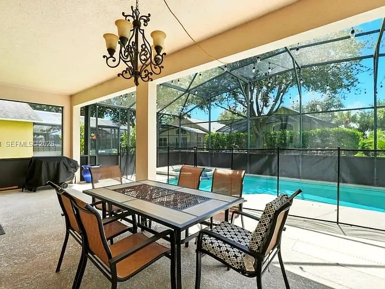 8520 Sunrise Key Dr — Photo 6