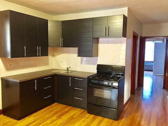 3rd image of 6825 S Talman Ave